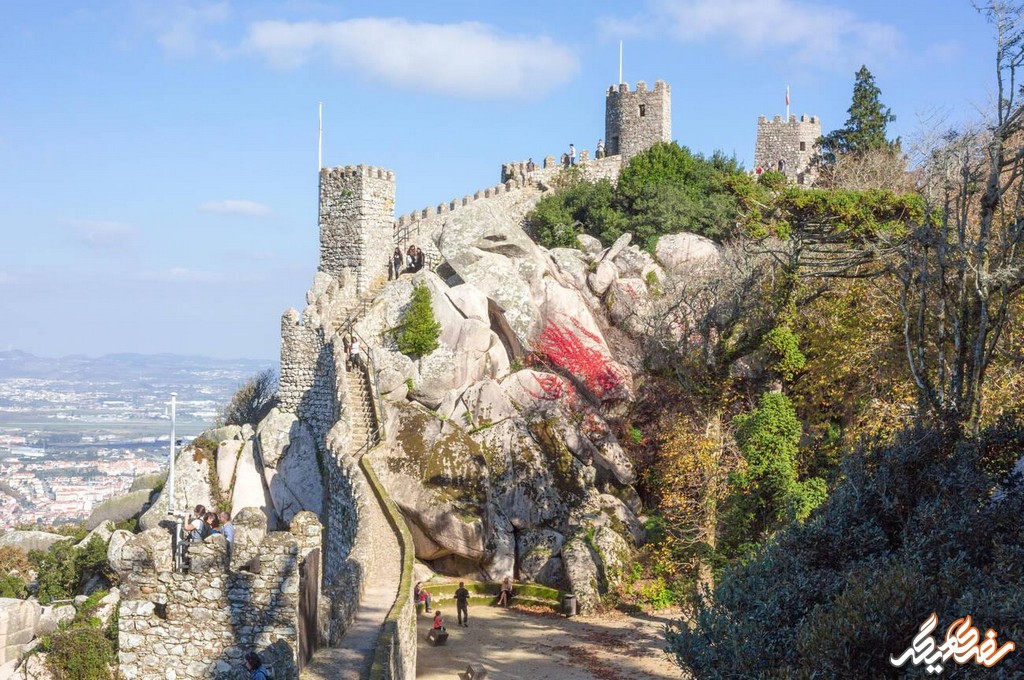 قلعه موروها از دیدنی‌ های شهر سینترا | سفری دیگر