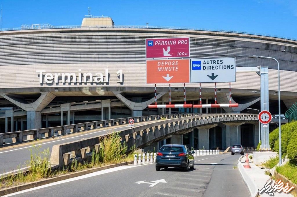 فرودگاه ‌شارل دوگل پاریس دارای چندین ترمینال است که ظرفیت پذیرش میلیون‌ها مسافر در سال را دارا می‌باشد - سفری دیگر