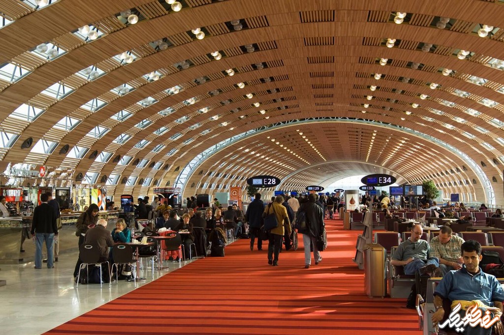 فرودگاه شارل دوگل نه تنها به عنوان یک مرکز حمل و نقل هوایی عمل می‌کند، بلکه یک موتور اقتصادی برای منطقه و کشور است - سفری دیگر