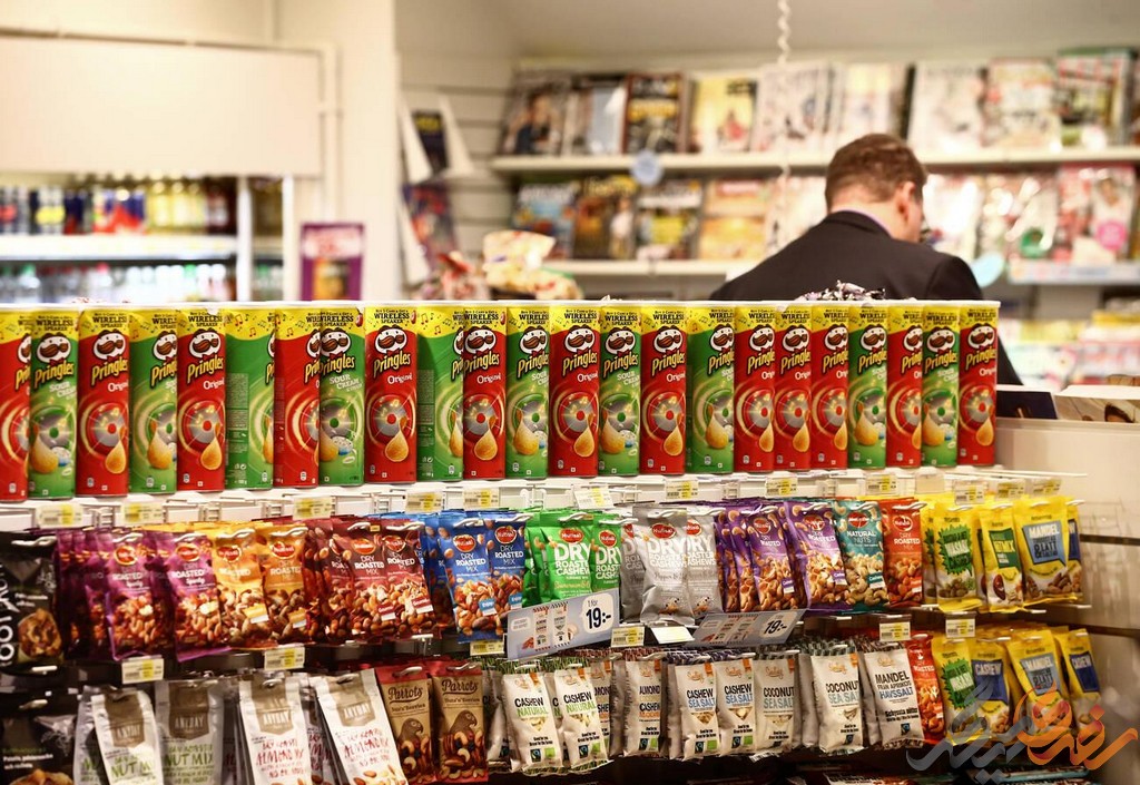 فری شاپ فرودگاه گوتنبرگ-لاندوتر انواع مختلفی از کالاها از جمله عطرها، لوازم آرایشی، شکلات و البته مشروبات الکلی را به فروش می‌رساند