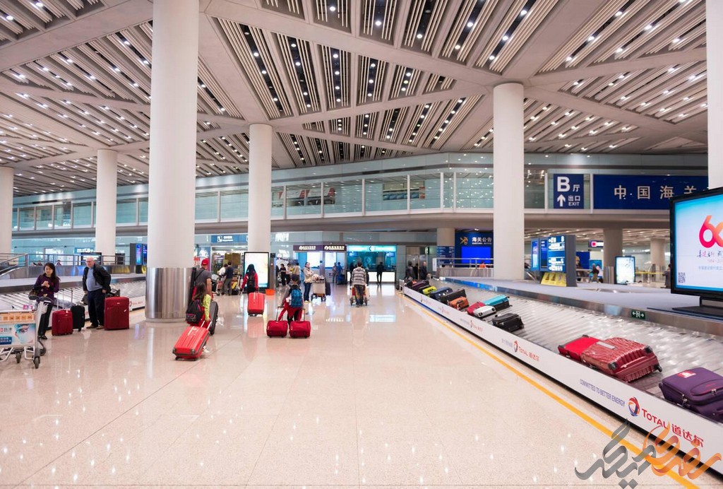 با توجه به تمام جنبه‌هایی که در فرودگاه بین‌المللی پکن مشاهده می‌شود، این فرودگاه نه تنها به‌عنوان یک دروازه‌ی بزرگ برای ورود به پایتخت چین نقش‌آفرینی می‌کند