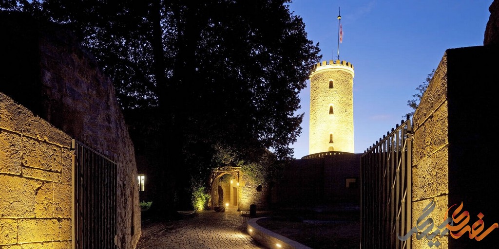 برای دوست‌داران تاریخ، معماران، عکاسان و تمام کسانی که به دنبال کاوش در گذشته‌های دور هستند، قلعه اسپارنبورگ بیله فلد بی‌شک یک مقصد بی‌نظیر است.
