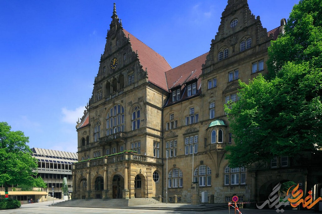 تالار شهر قدیمی بیله فلد Altes Rathaus Bielefeld با معماری قرون وسطایی خود نمایانگر بخشی از هویت تاریخی این شهر محسوب می‌شود.