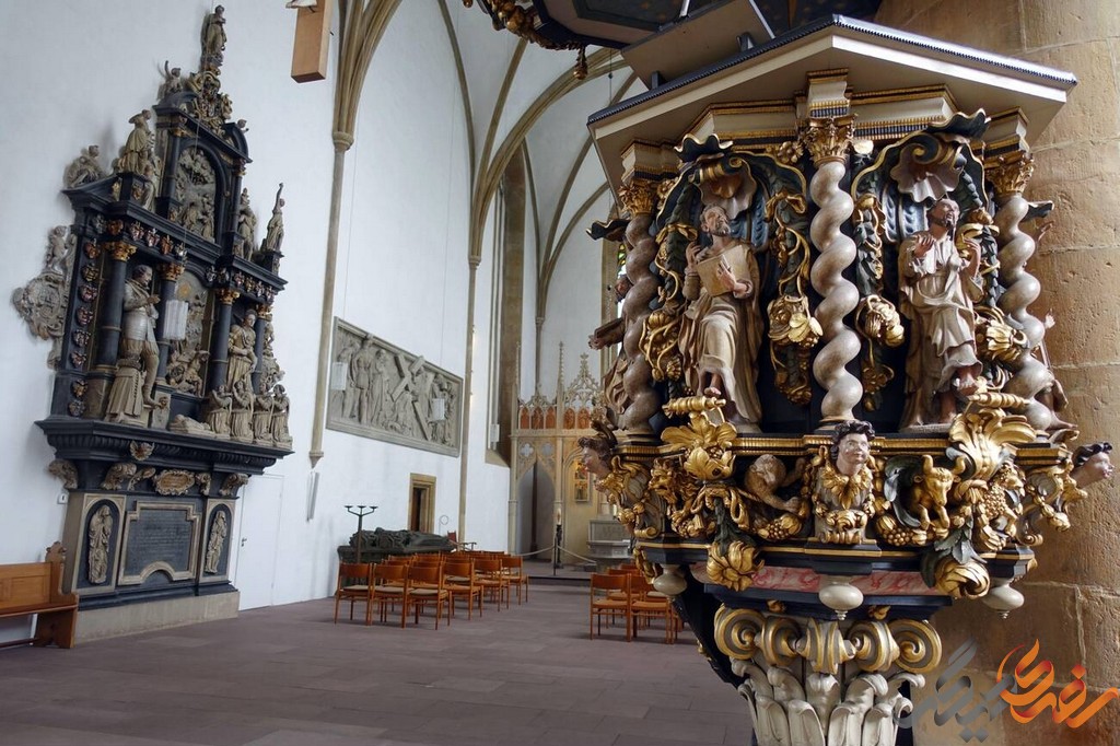 کلیسای آلتن مارکت بیله فلد، با تاریخچه‌ای که پیشتر تبیین شد و معماری چشم‌نواز و تزئینات داخلی‌ای که نقل قول شد، یکی از جواهرات درخشان معماری و هنر مذهبی در قلب اروپا محسوب می‌شود.