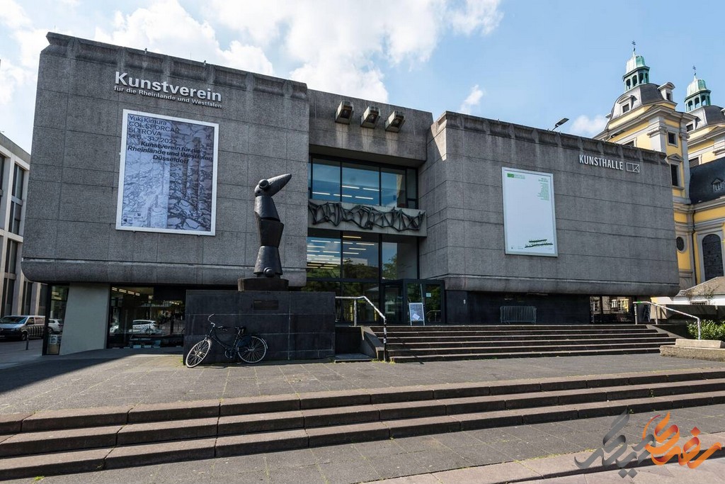 موزه کونست پلست، نام خود را از مکانی که در آن ساخته شده است، گرفته و از دیرباز به عنوان یکی از مکان‌های نمادین و پیشرو در صحنه‌ی هنری کشور آلمان و اروپا شناخته شده است.