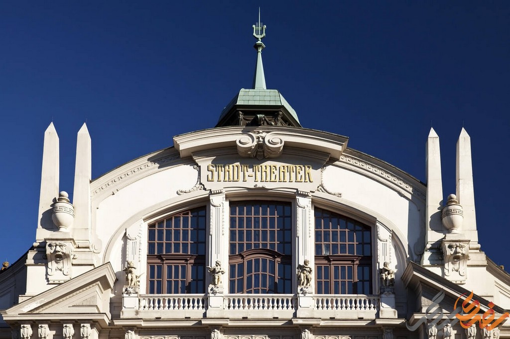 تئاتر شهر بیله‌فلد stadttheater bielefeld که در قلب شهر قرار گرفته، از نظر معماری شاهد تلفیقی از سنت و مدرنیته است. 