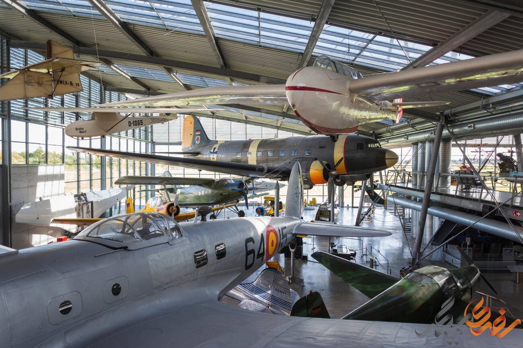 موزه دویچ، که به عنوان یکی از بزرگترین موزه‌های علمی و فنی جهان شهرت دارد،