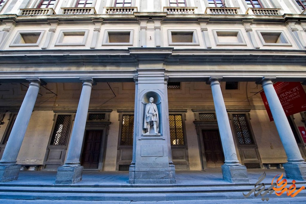 گالری اوفیتزی یکی از معروف ترین و قدیمی ترین موزه های جهان در کشور ایتالیا است که به عنوان خانه ای برای آثار هنری بی نظیر و برجسته ای از دوران رنسانس اروپا شناخته می شود.