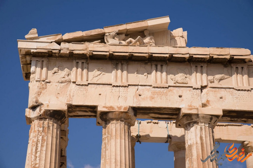 این بنا یکی از بی‌نظیرترین بناهای تاریخی در جهان و یکی از دیدنی های شهر آتن است که به عنوان نمادی از تمدن کهن یونان، تاریخ و فرهنگ آن دوران را به نمایش می‌گذارد. 