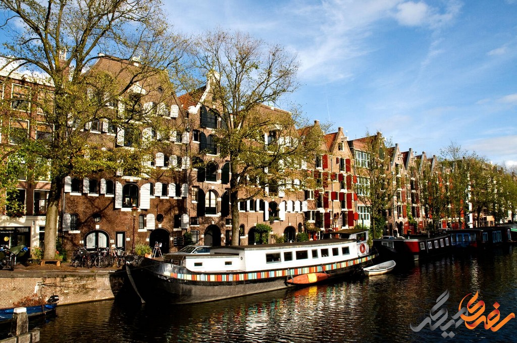 کانال پرنسس Prinsengracht یکی از زیباترین کانال‌های شهر آمستردام است که با معماری خاص و تاریخی خود توجه بسیاری از گردشگران را به خود جلب کرده است