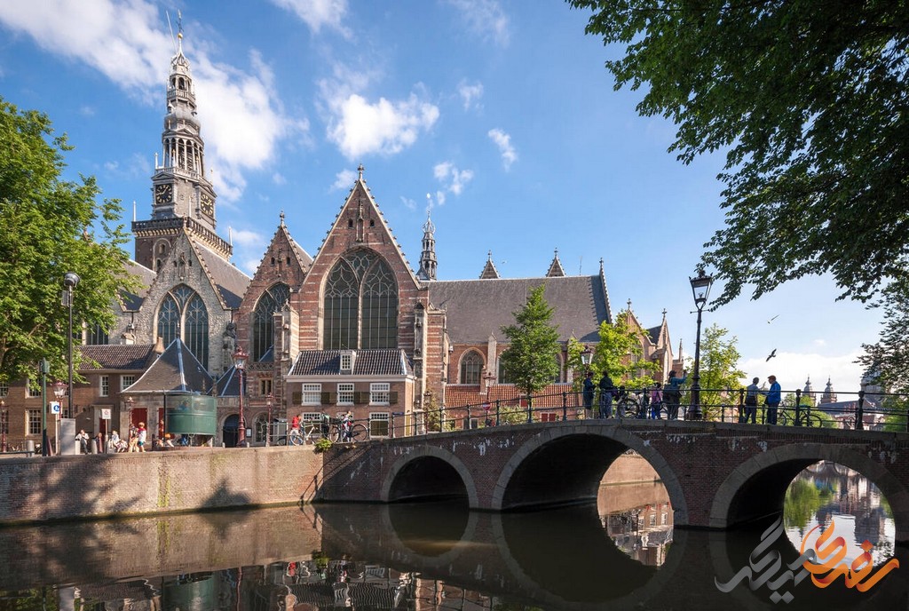 کلیسای دِ اود کرک نقش مهمی در فرهنگ و تاریخ مذهبی آمستردام دارد.