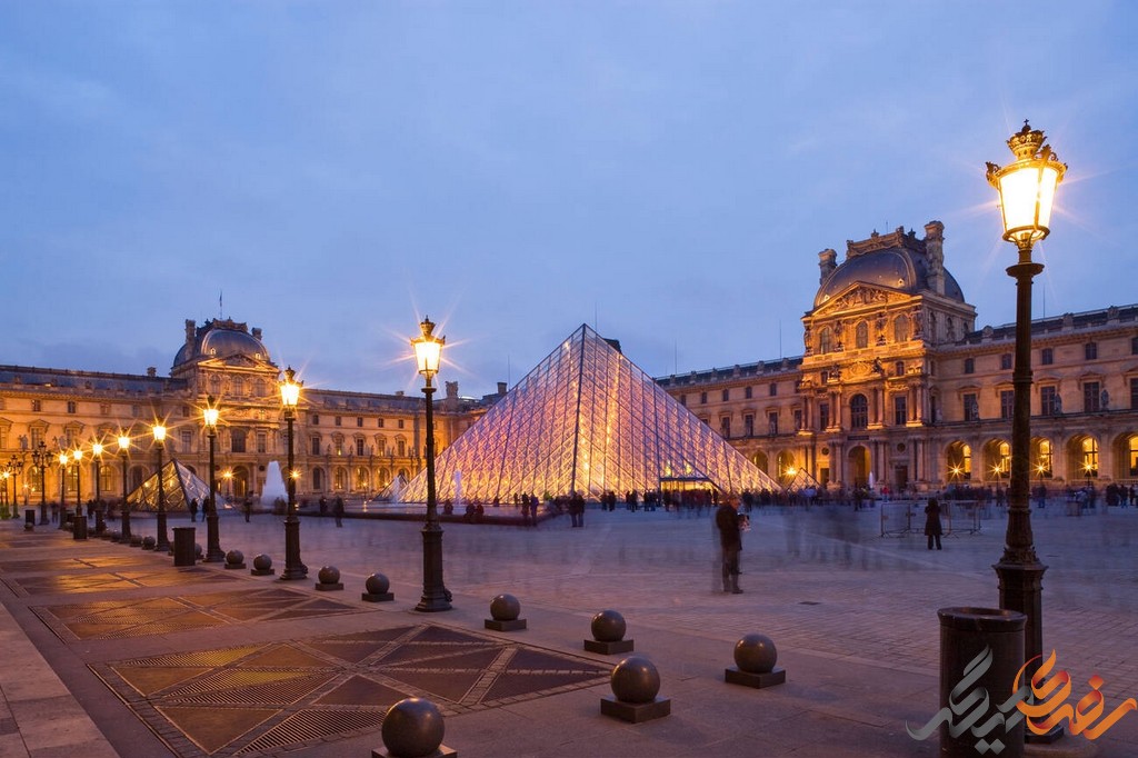 موزه لوور Louvre Museum ، یکی از معروف‌ترین و بزرگ‌ترین موزه‌های جهان است که در قلب پایتخت فرانسه، شهر پاریس قرار دارد. 