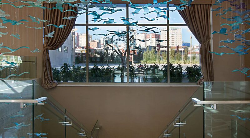 هتل ددمان بوستانجی کانوشن سنتر استانبول دارای ۵ ستاره و یکی از مجلل‌ترین هتل‌های استانبول است. این هتل با دکوراسیون شیک و مدرن، اتاق‌های بزرگ و راحت و امکانات فراوان، مکانی ایده‌آل برای مسافران تجاری و توریست‌هایی است که به دنبال تجربه‌ای لوکس هستند.