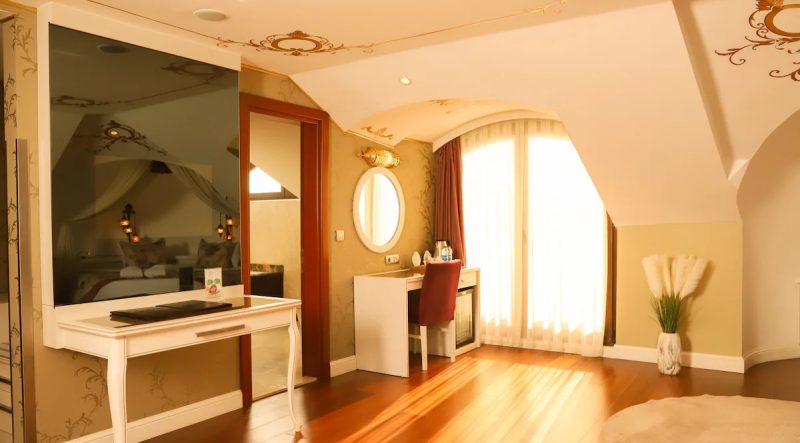 هتل هاری این مرتر استانبول یکی از معروف و محبوب ترین هتل های استانبول است که با ارائه خدمات و امکانات متنوع، توانسته است
