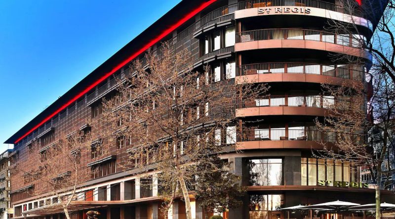 هتل اس تی رجیس استانبول یکی از مجلل‌ترین و لوکس‌ترین هتل‌های استانبول و متعلق به زنجیره بین‌المللی هتل‌های اس تی رجیس است.
