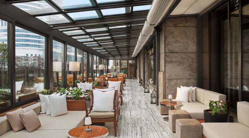 هتل حیات سنتریک لونت استانبول یکی از بهترین و مجلل‌ترین هتل‌های استانبول است که در منطقه‌ی لونت واقع شده است. این هتل با 22 طبقه و 209 اتاق، یکی از بلندترین ساختمان‌های منطقه به شمار می‌رود.