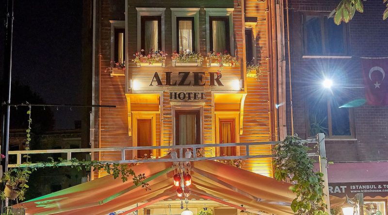 هتل آلزر استانبول یکی از معروف و باکیفیت ترین هتل‌های استانبول است که می‌تواند تجربه ای بی نظیر و خاطره‌انگیز را برای گردشگران رقم بزند.