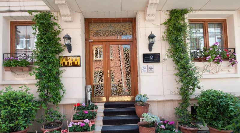 هتل سلطان رویال استانبول یکی از معتبر ترین و با کیفیت ترین هتل های استانبول است که در نزدیکی مراکز دیدنی و تاریخی این شهر قرار دارد.