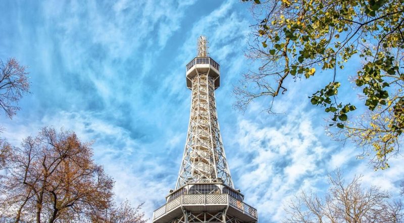 برج پترین : با الهام از برج ایفل پاریس