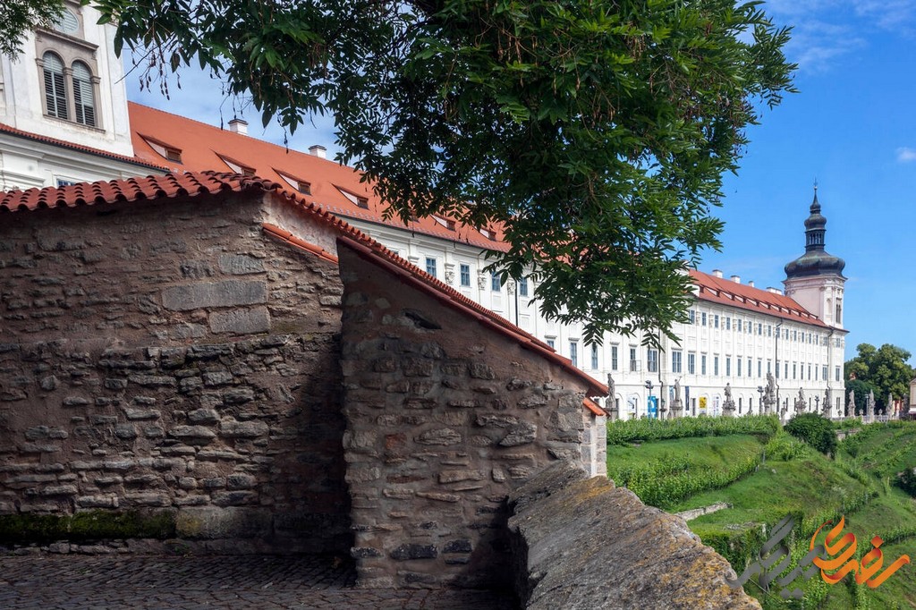 کالج یسوعی و موزه کوتنا هرا به عنوان میراث فرهنگی و تاریخی جمهوری چک از اهمیت بالایی برخوردار است.