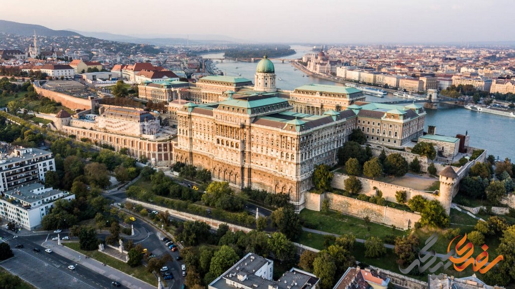 قلعه بودا با موقعیت استراتژیک خود، سال‌ها محل حکومت و دفاع از بوداپست بوده‌است.