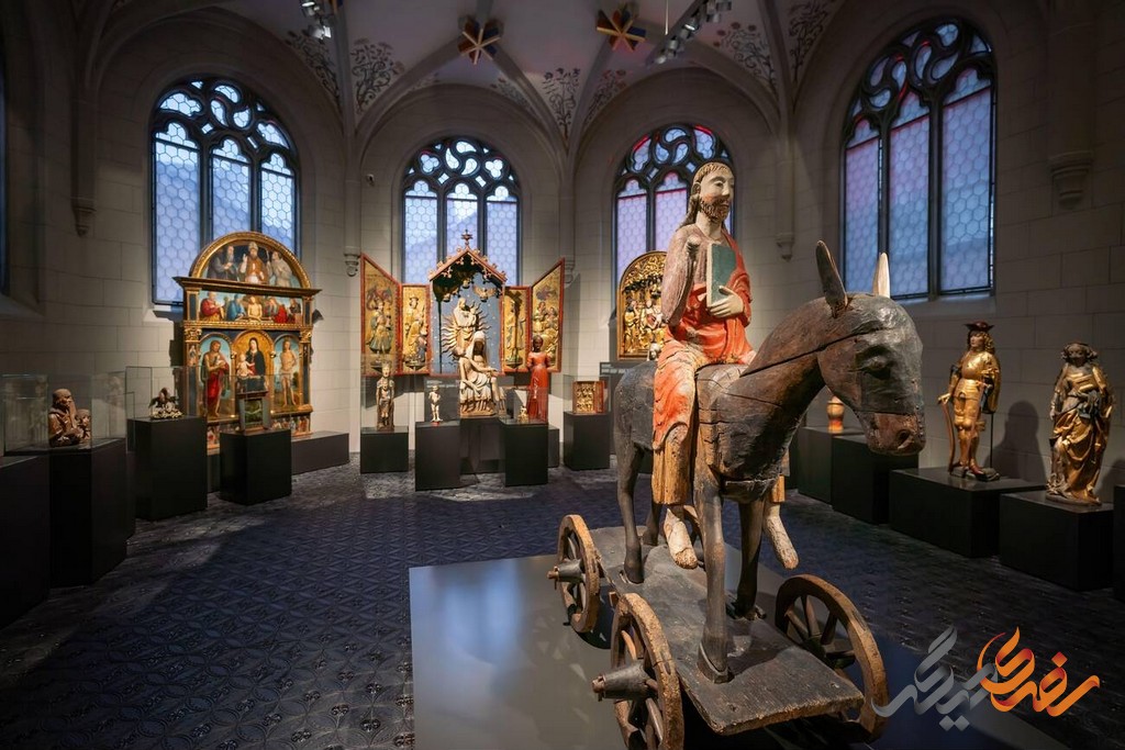 بنای موزه ملی سوئیس آثار معماری دوره قرون وسطی را به نمایش می‌گذارد