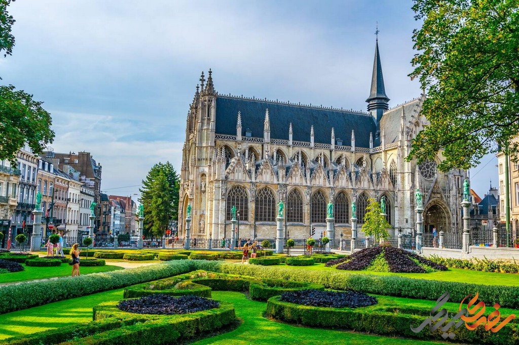 کلیسای نوتردام دو سابلون بروکسل، بنایی باشکوه و تاریخی که در قلب پایتخت کشور بلژیک جای دارد. 