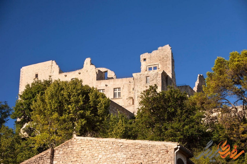 معماری قلعه مارکویز ترکیبی از سبک‌های معماری مختلف است. 