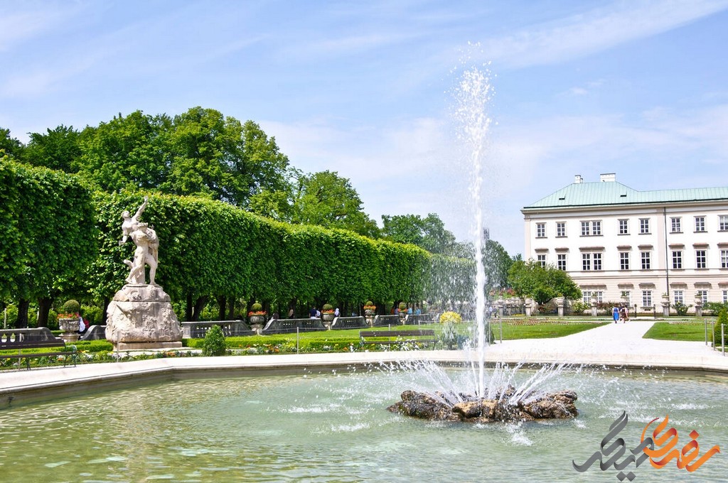 باغ و کاخ میرابل میزبان رویدادهای مختلفی از جمله کنسرت‌های موسیقی کلاسیک، نمایشگاه‌های هنری و جشنواره‌های فرهنگی است. 
