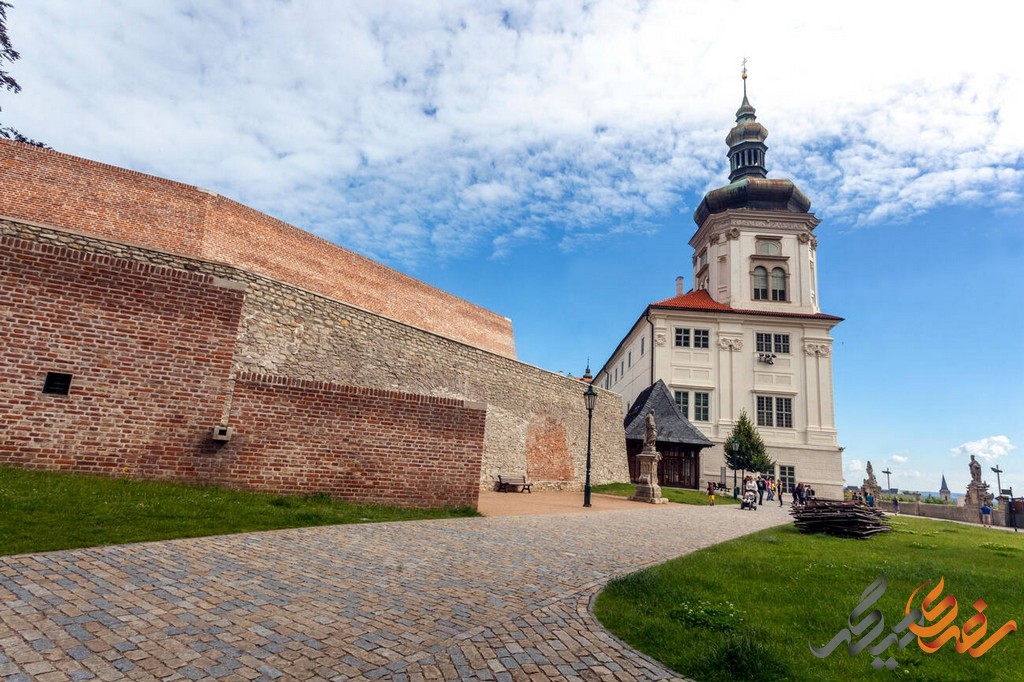 کالج یسوعی، یکی از مهم‌ترین بناهای تاریخی شهر کوتنا هرا در کشور جمهوری چک است.