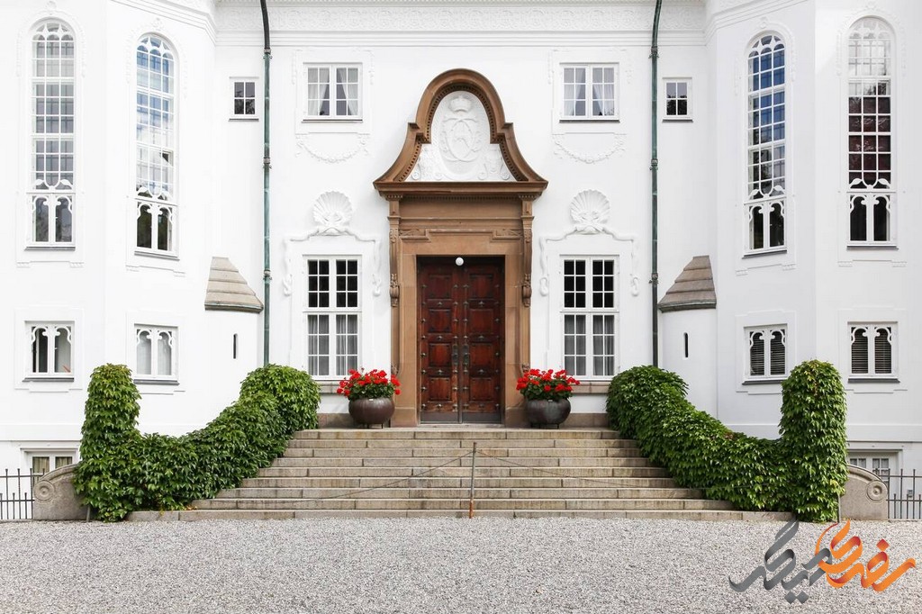 کاخ مارسلیسبورگ با معماری باروک خود، نمادی از قدرت و شکوه دانمارک در دوران سلطنت فردریک الثروم است. 