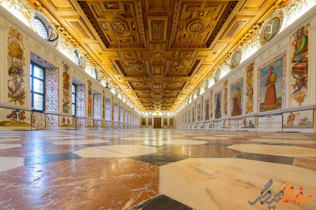  سالن‌های مختلف کاخ، میزبان مراسم و نمایشگاه‌های گوناگونی هستند که علاقه‌مندان به هنر و تاریخ را به وجد می‌آورند.