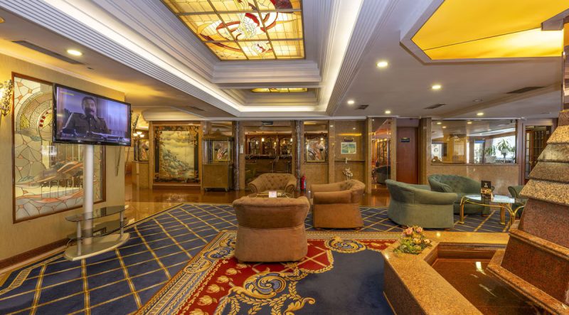 هتل گرند آنکا استانبول یکی از مجلل و شیک ترین هتل‌های استانبول است. این هتل با معماری مدرن و تجهیزات پیشرفته، اقامتی دلپذیر و راحت را برای میهمانان فراهم می‌کند.