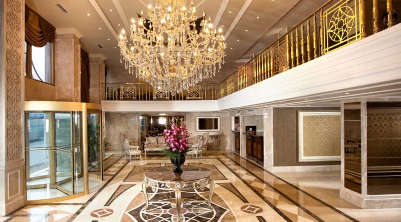 هتل گرند هالیک گلدن هورن استانبول یکی از هتل‌های استانبول است که در منطقه تاریخی تورک استقرار دارد.