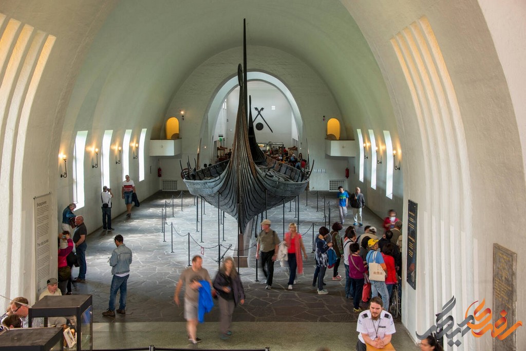 موزه کشتی‌ های وایکینگ در اسلو، یکی از مهم‌ترین مراکز فرهنگی و تاریخی نروژ به شمار می‌رود که به بازدیدکنندگان امکان می‌دهد تا با فرهنگ و تمدن وایکینگ‌ها آشنا شوند.