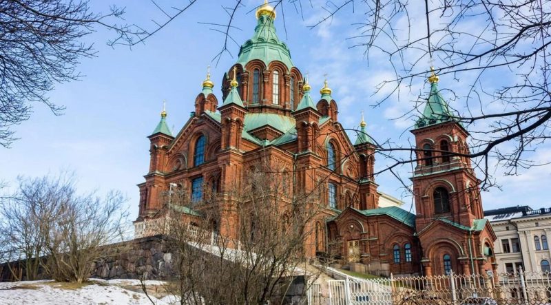 کلیسای جامع اوسپنسکی فنلاند یکی از زیباترین و مهم‌ترین بناهای مذهبی در فنلاند است. این کلیسا که در شهر هلسینکی واقع شده، نمادی از معماری روسیه در قلب پایتخت فنلاند به شمار می‌رود.