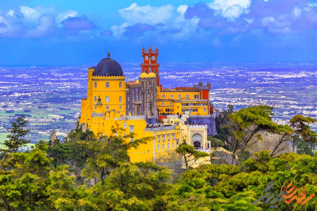 کاخ پنا در شهر سینترا، قصری منحصر به فرد است که در کشور پرتغال و در شهر سینترا قرار دارد.