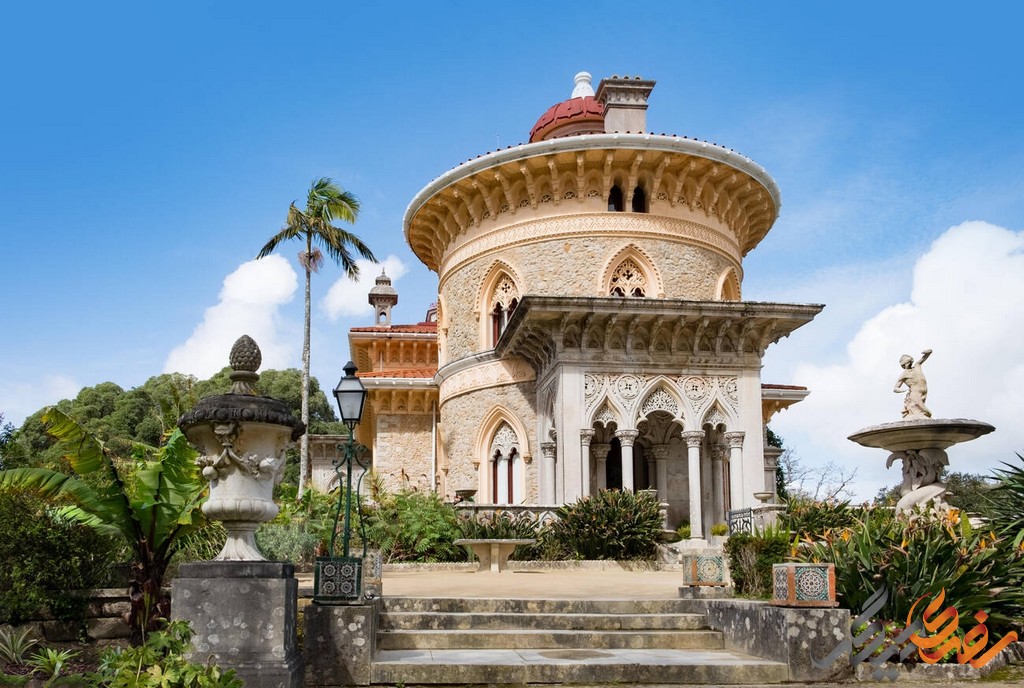کاخ مونسراته یکی از شاهکارهای معماری در شهر سینترا می‌باشد که در دل طبیعت زیبا و خیره‌کننده این شهر قرار دارد. 